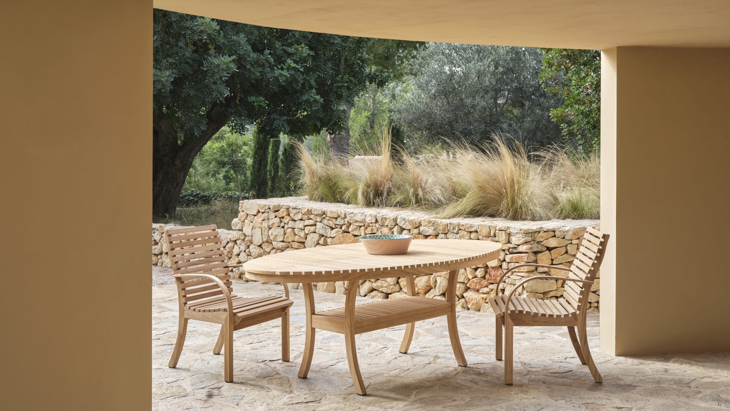 Taconic™ Oval Dining Shelf Table | Munder Skiles